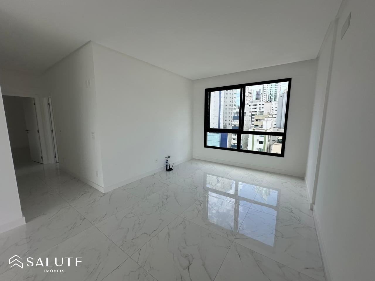 Apartamento à venda 03 Suítes no Centro
