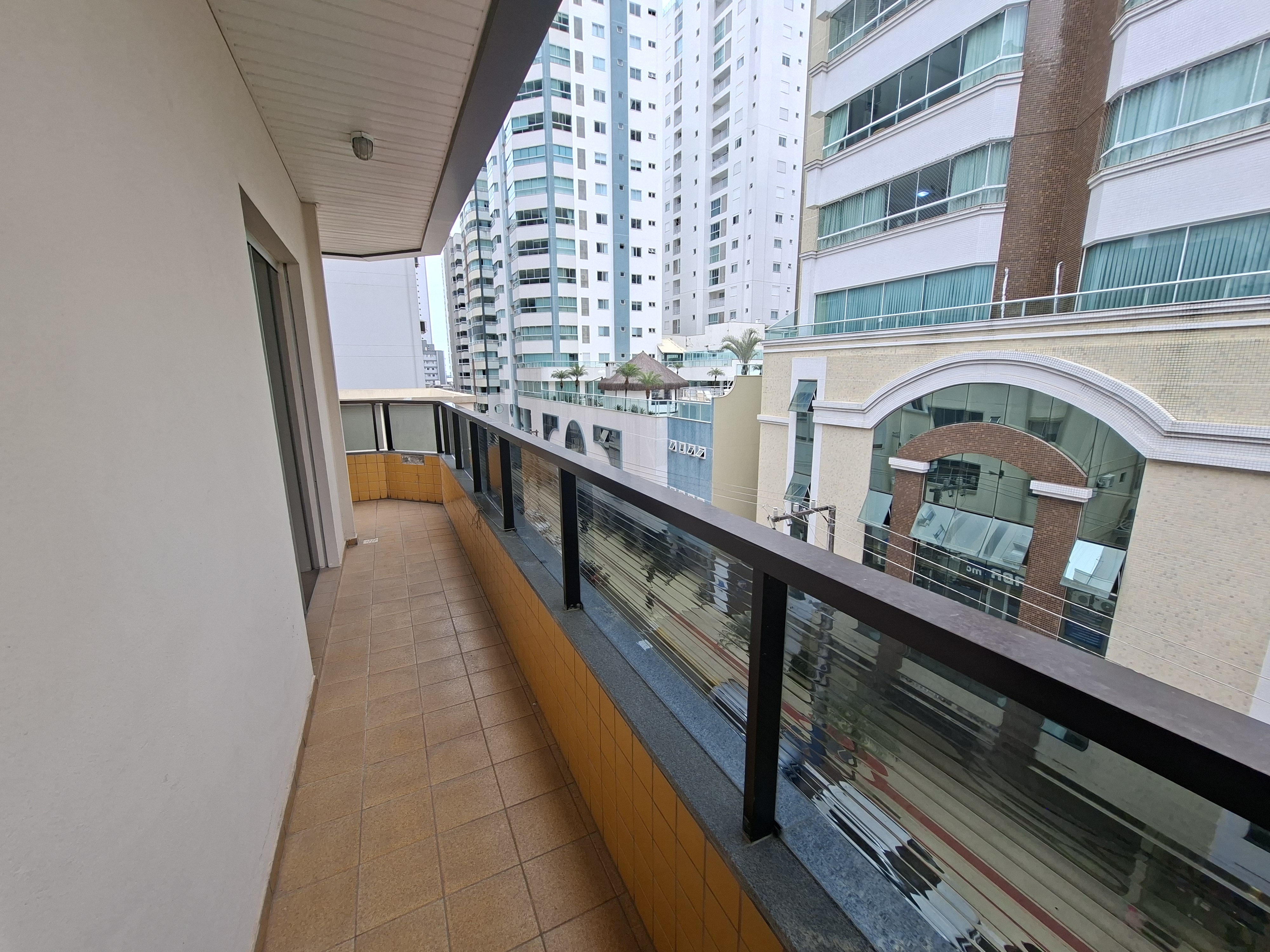 Apartamento aluguel anual 3 dormitórios no Centro