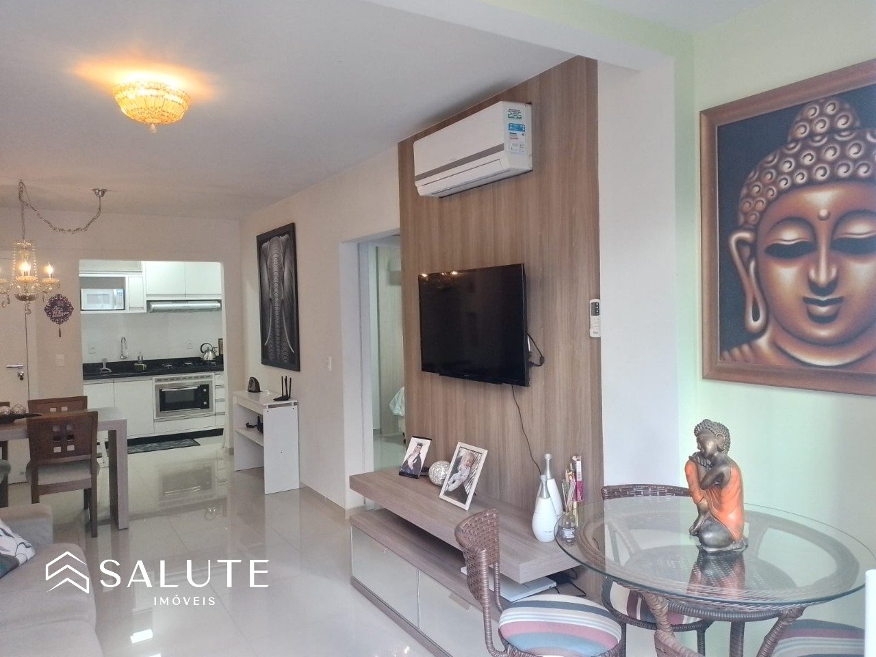 Apartamento diferenciado aluguel anual 2 dormitórios no Centro