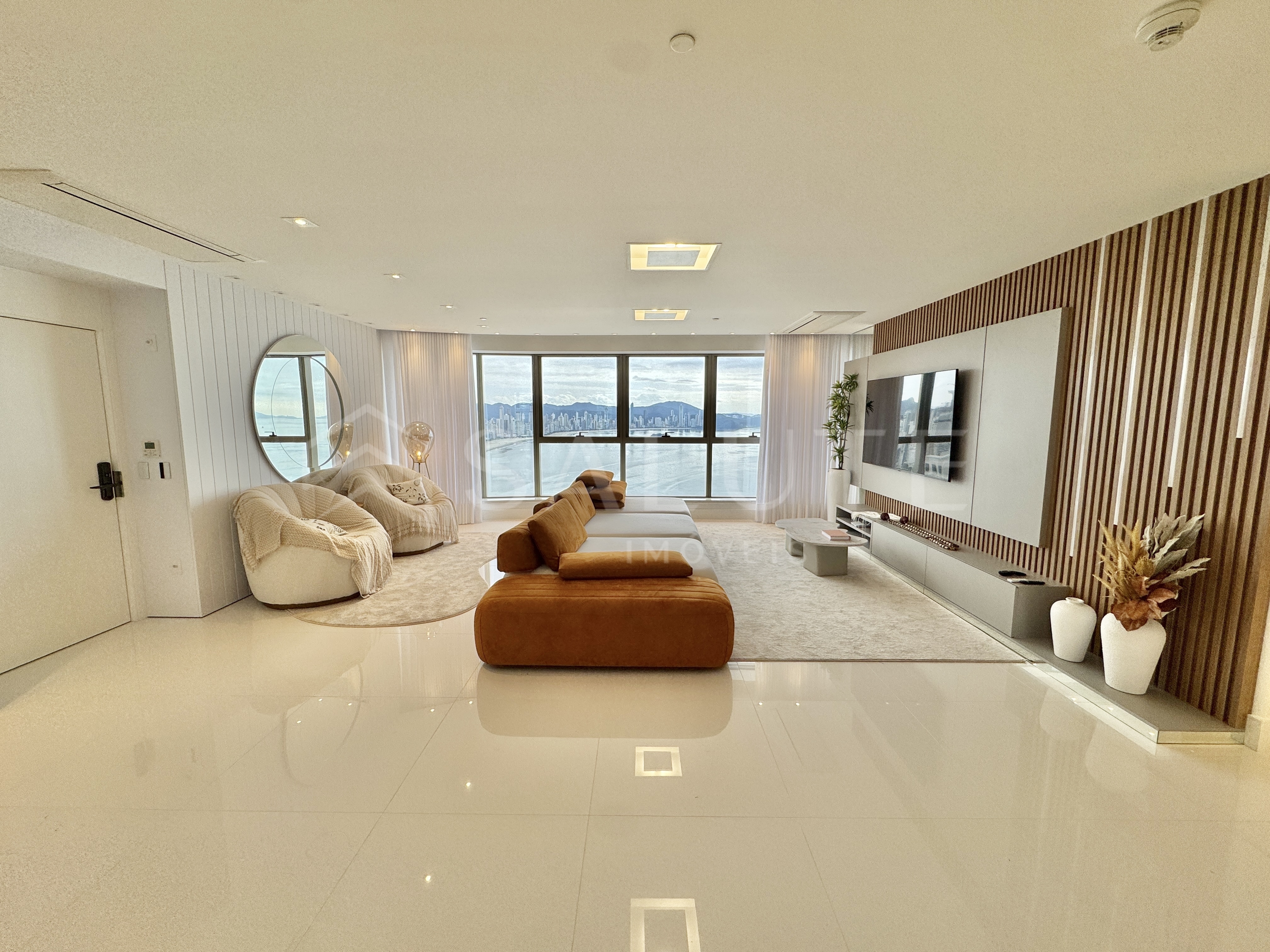 Apartamento à venda 4 suítes na Barra Sul