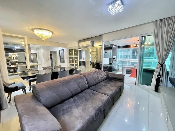 Apartamento à venda 3 suítes no Centro