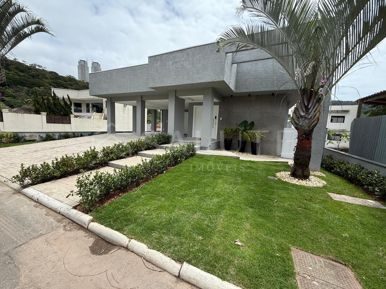 Casa em Condomínio à venda 4 suítes na Barra