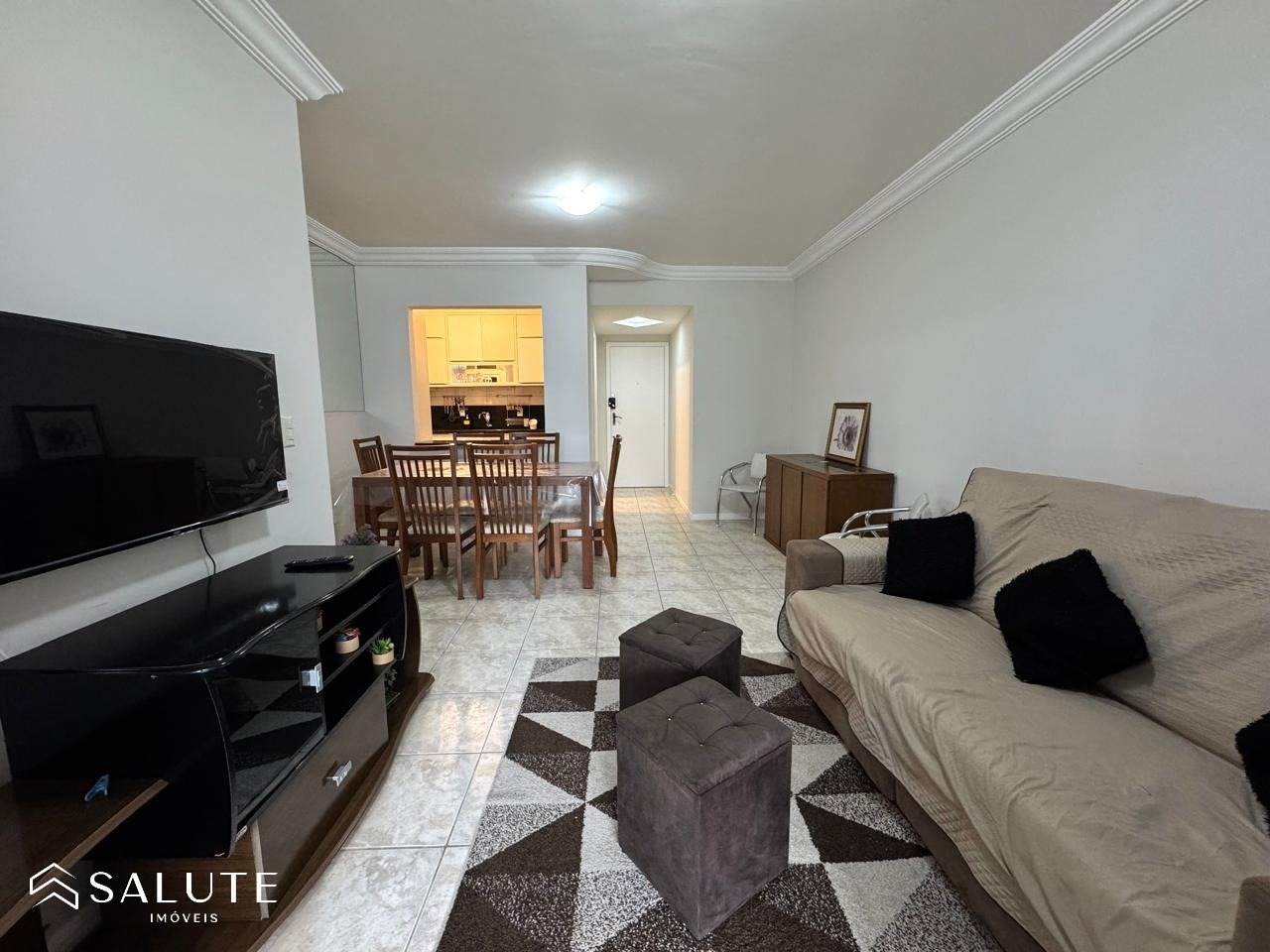 Apartamento locação anual 3 dorm. Barra Norte