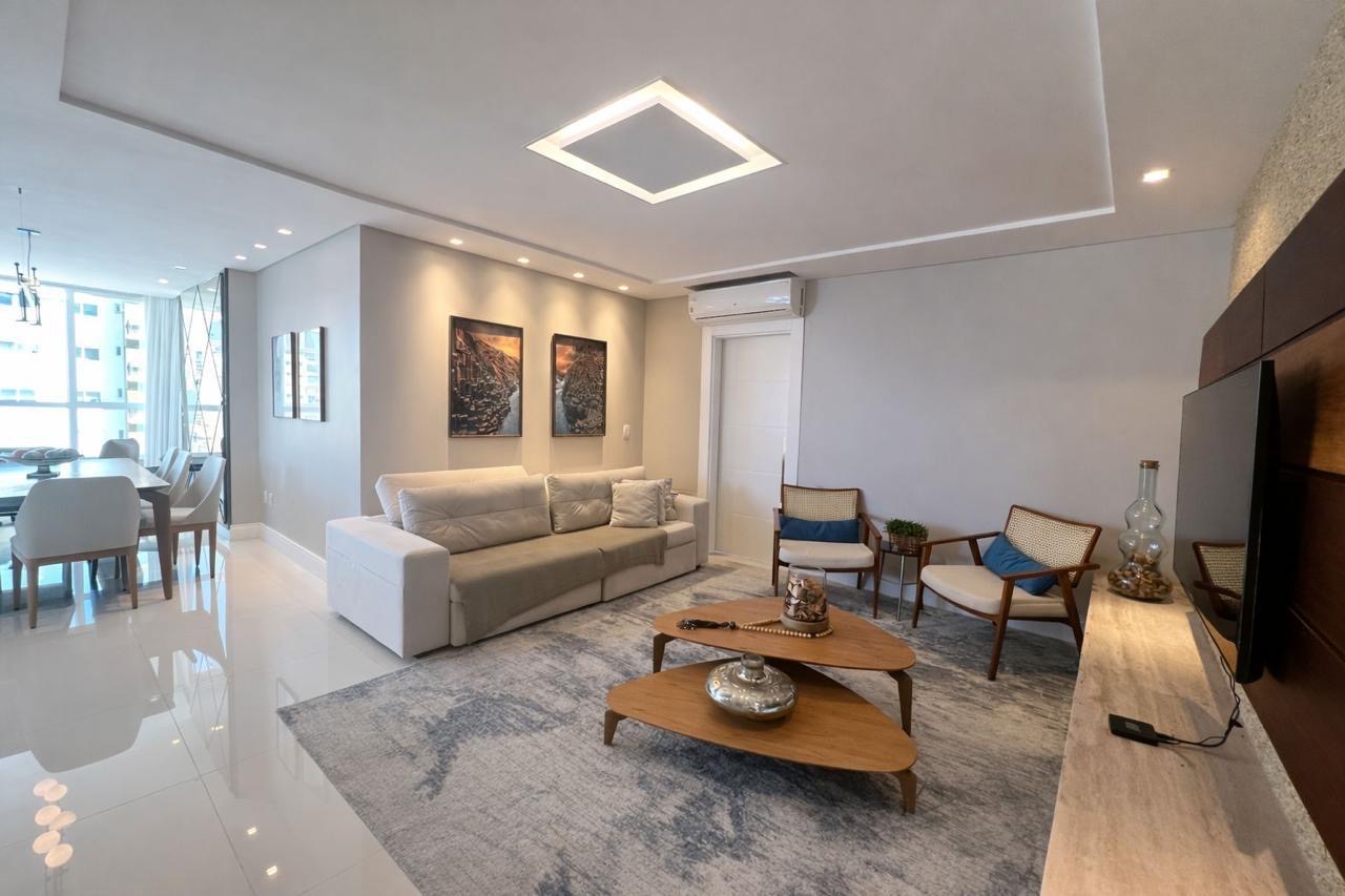 Apartamento à venda 4 suítes no Centro