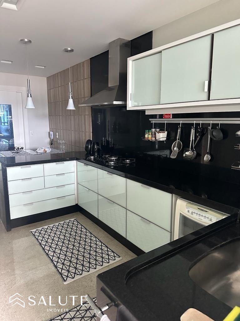 Apartamento aluguel anual com 4 suítes Barra Sul