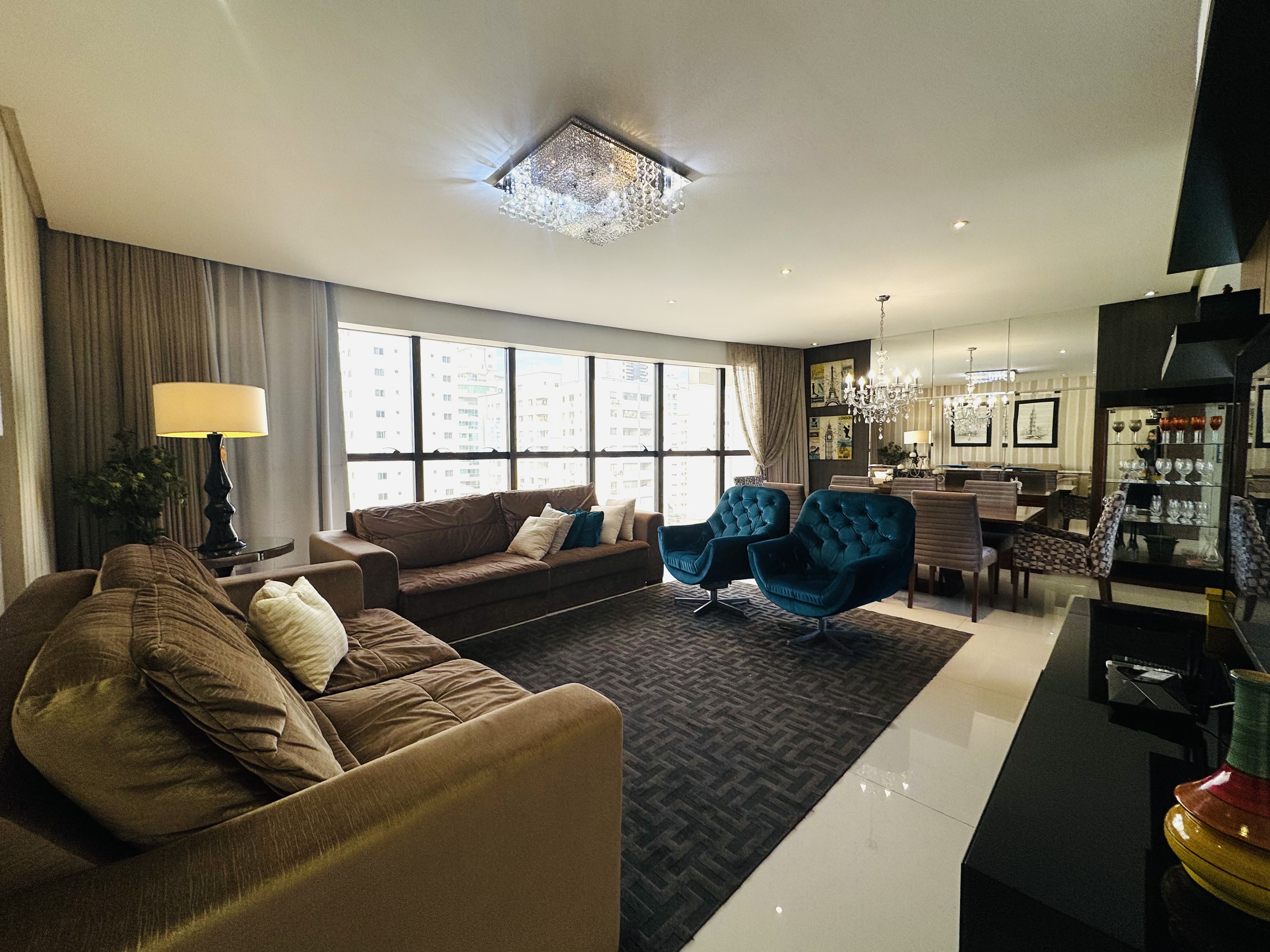 Apartamento aluguel anual 3 suítes no Centro