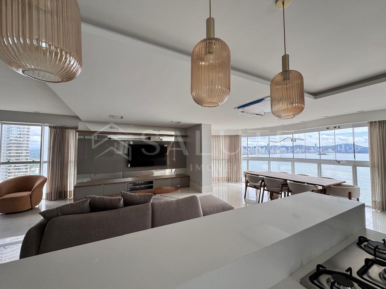 Apartamento locação anual 4 Suítes na Barra Sul