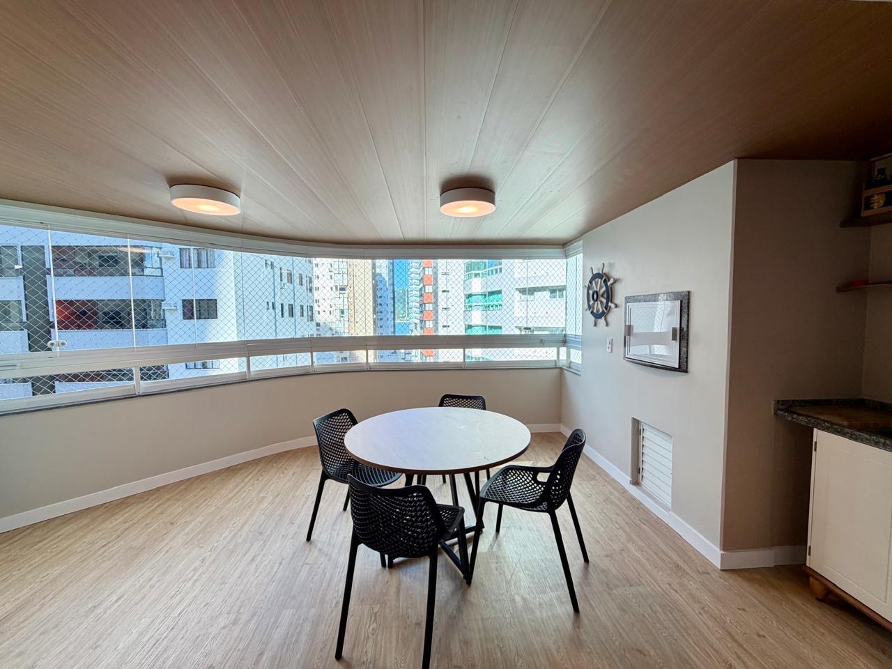 Apartamento venda 3 dormitórios no Centro