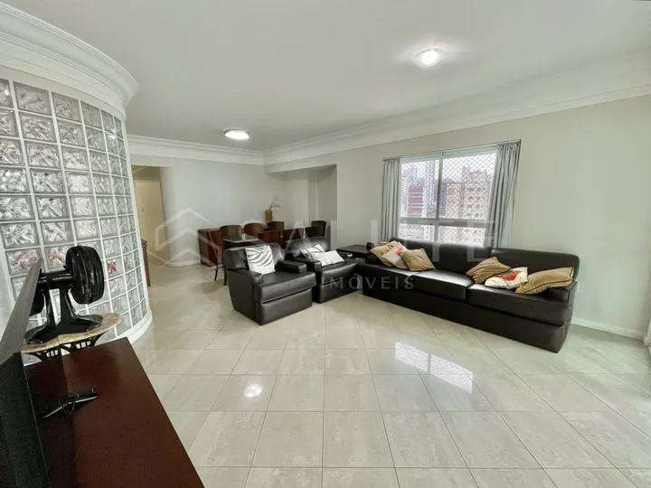 Apartamento para aluguel anual 3 suítes no Centro