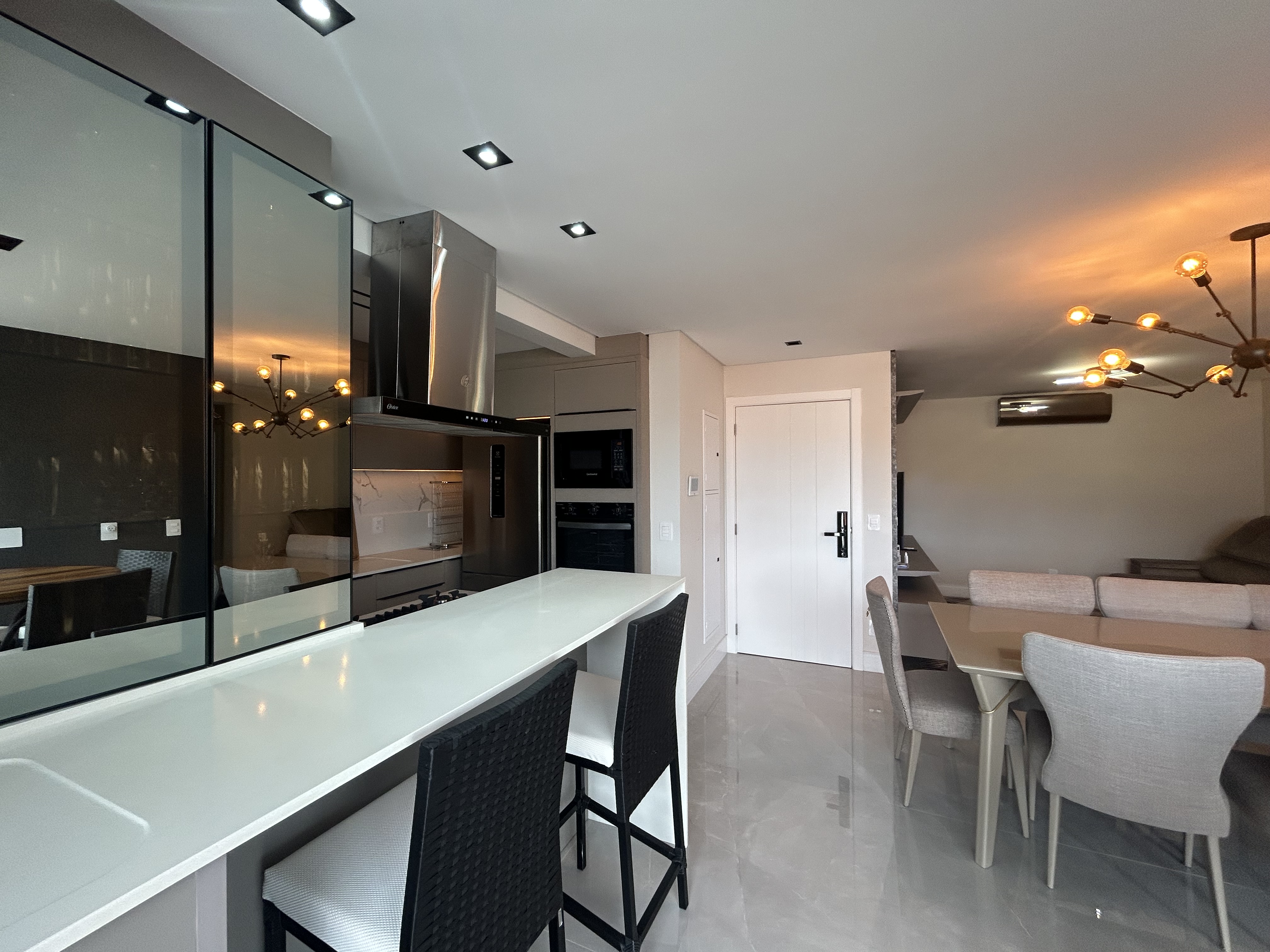 Apartamento à venda 2 suítes na Praia Brava de Itajaí