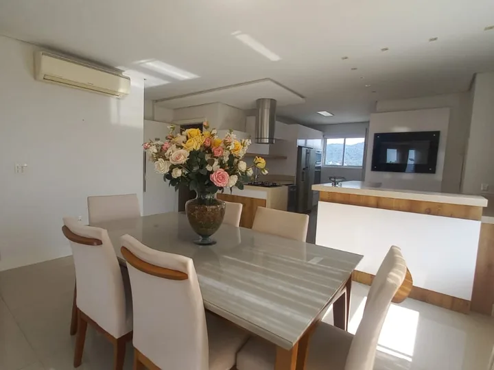 Apartamento à venda 3 suítes no Pioneiros