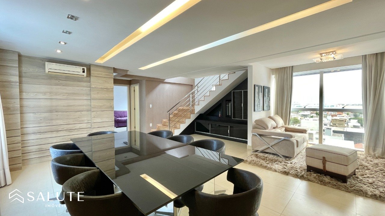 Triplex à venda com 3 Dormitórios na Barra Sul.
