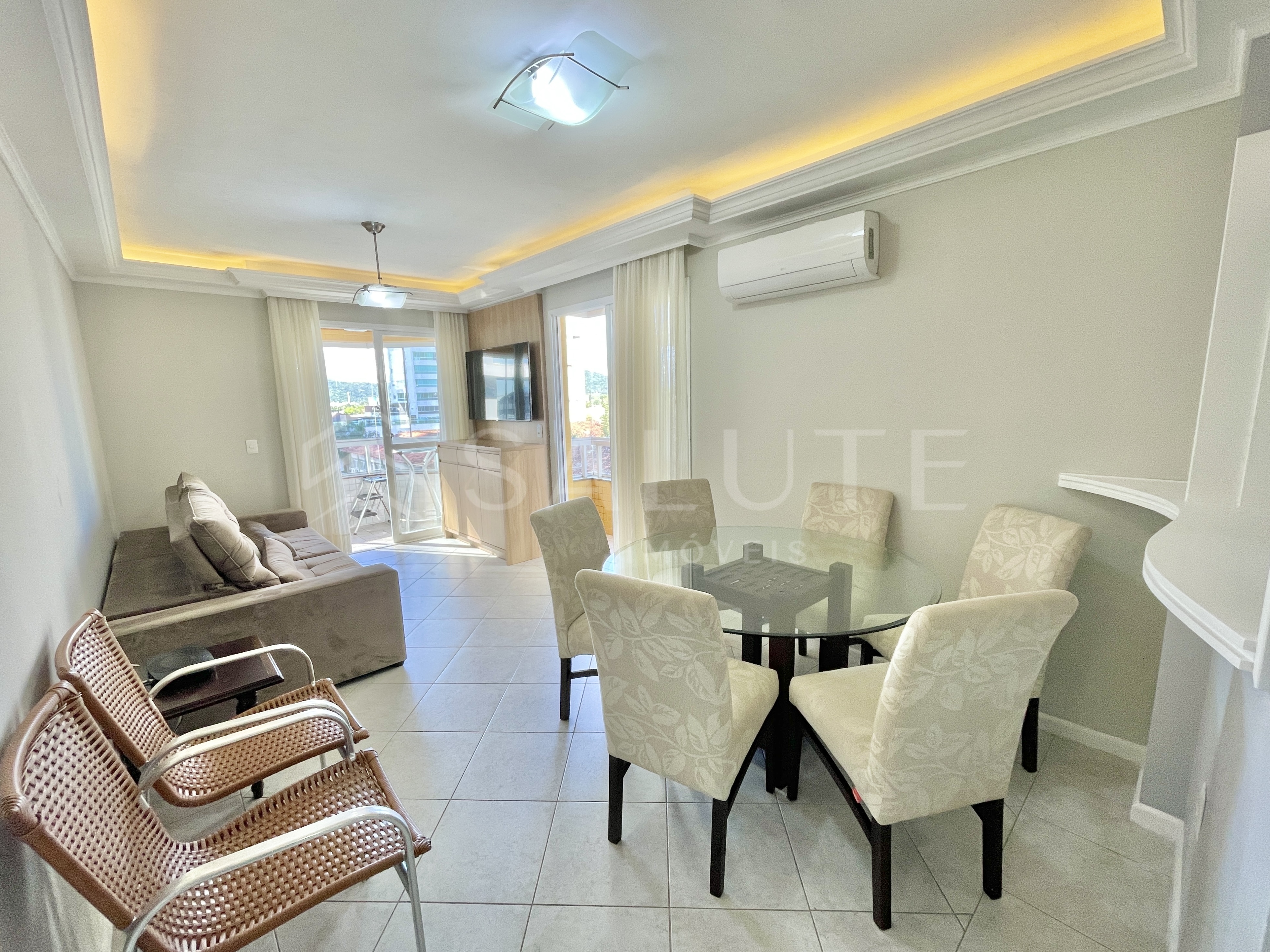 Apartamento aluguel anual 2 dormitórios no Centro