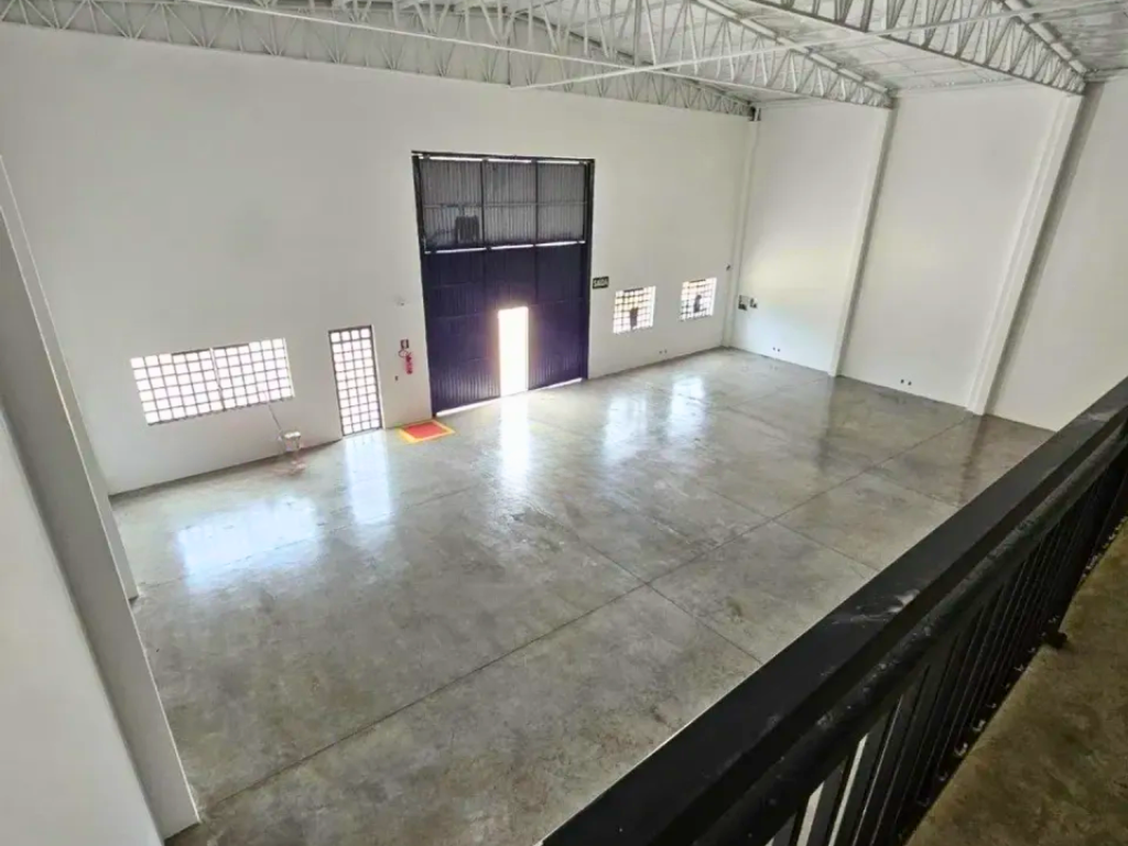 Galpão à venda 632.51 m² em Camboriú.