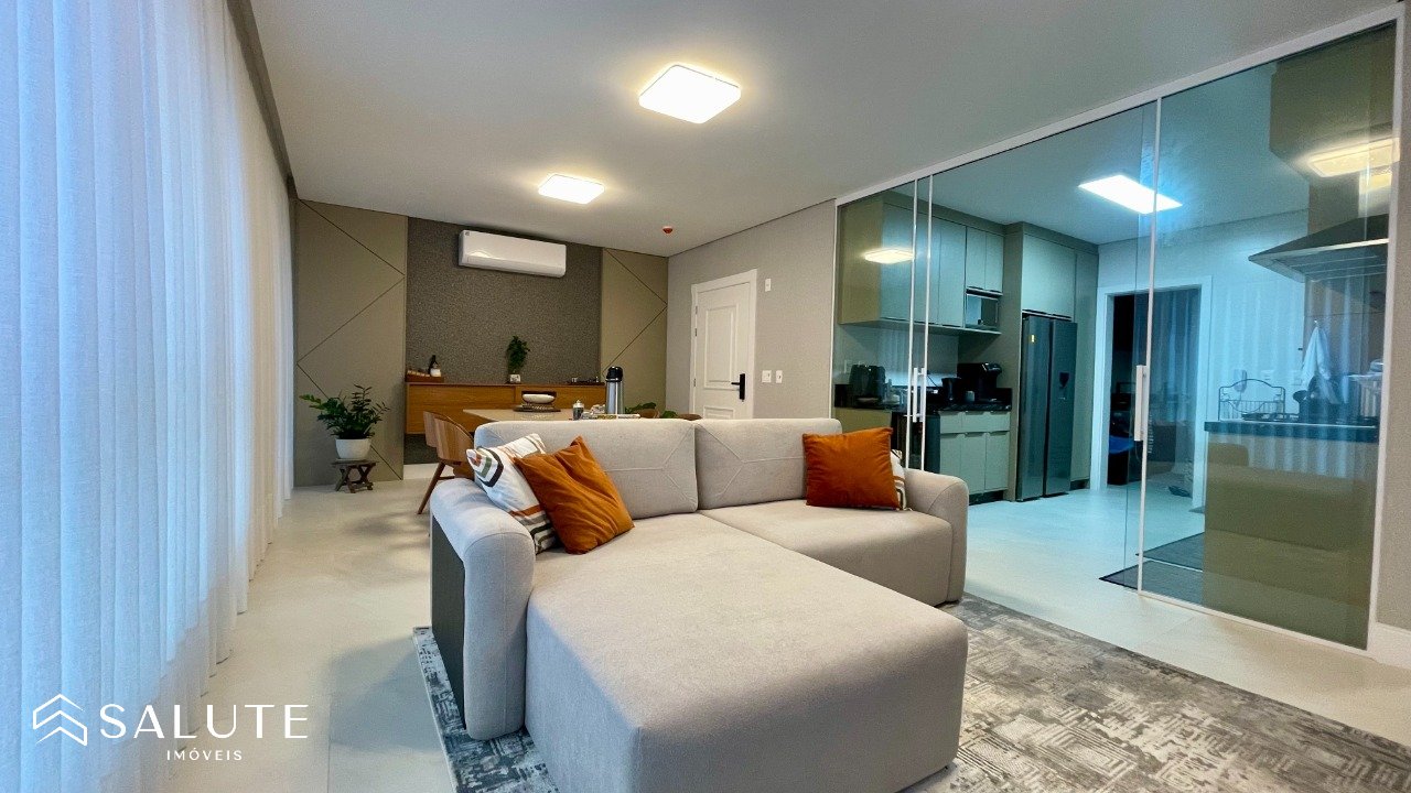 Apartamento à venda 4 dormitórios na Barra Sul