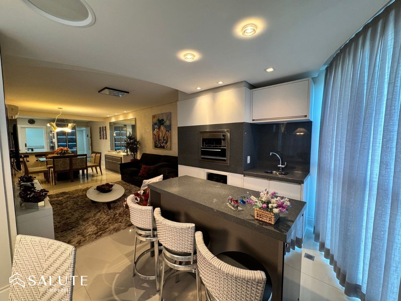 Apartamento à venda 3 dormitórios na Barra Sul