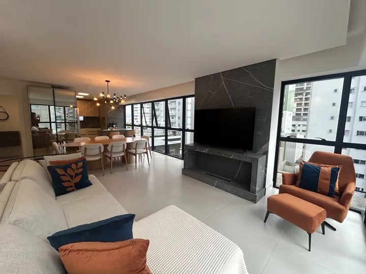 Apartamento aluguel anual 4 dormitórios no Centro