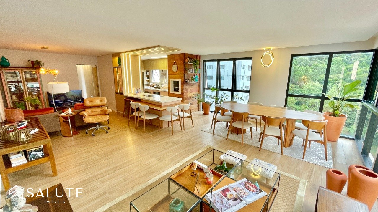 Apartamento aluguel anual 3 suítes em Pioneiros