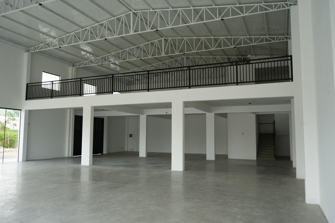 Galpão aluguel anual 582.37 m² em Santa Regina