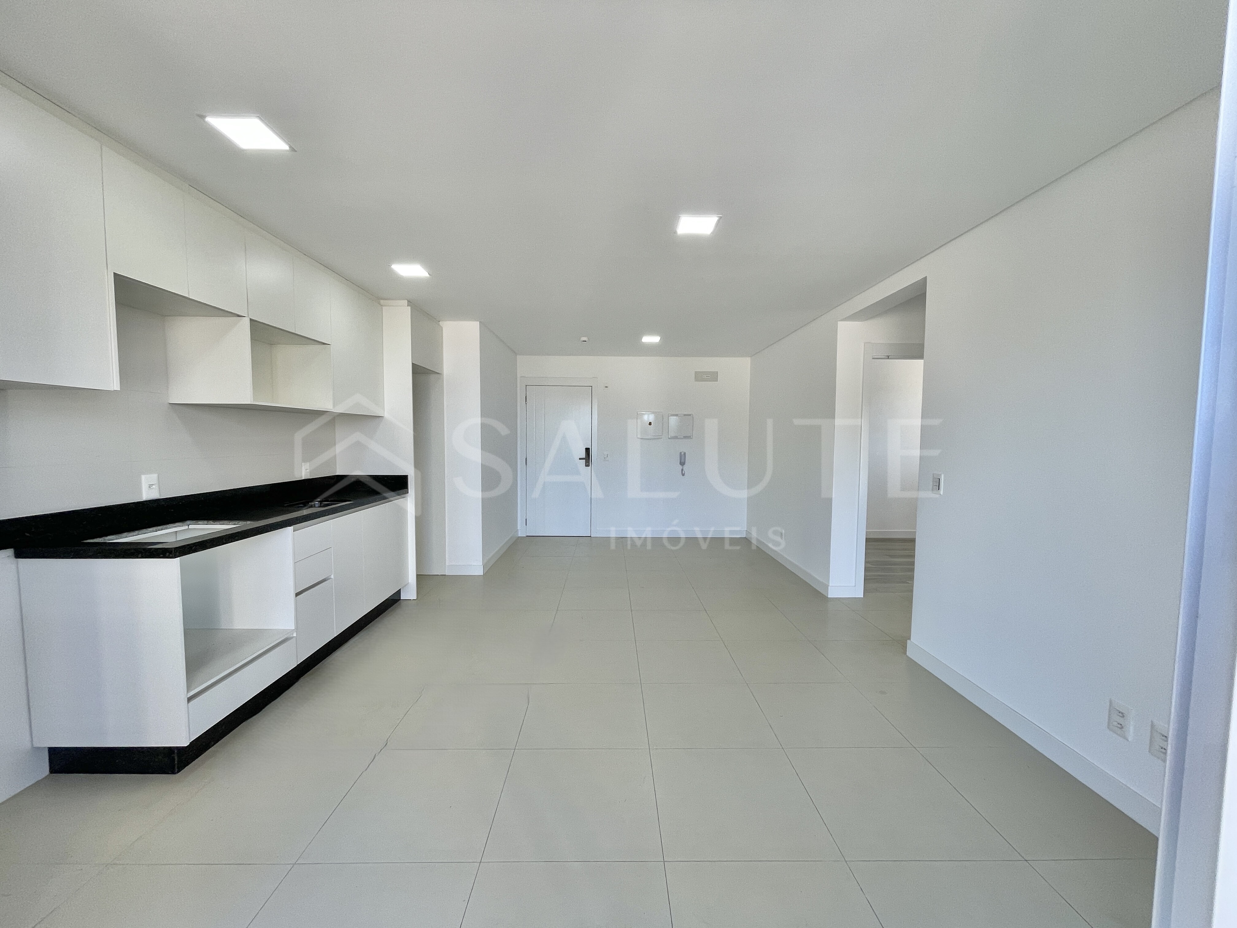 Apartamento aluguel anual 2 dormitórios na Praia Brava de Itajaí