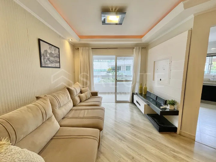 Apartamento para aluguel anual 2 dormitórios, 1 suíte no Pioneiros
