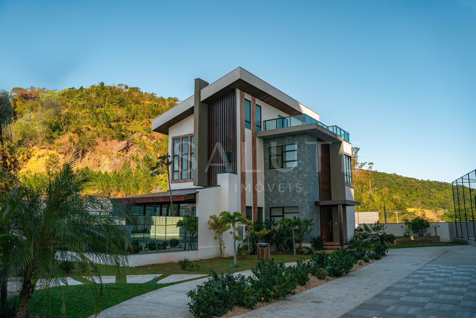 Casa à venda 3 suítes em Itajaí