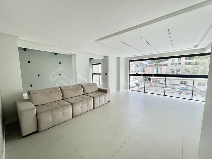 Apartamento à venda 3 suítes no Centro