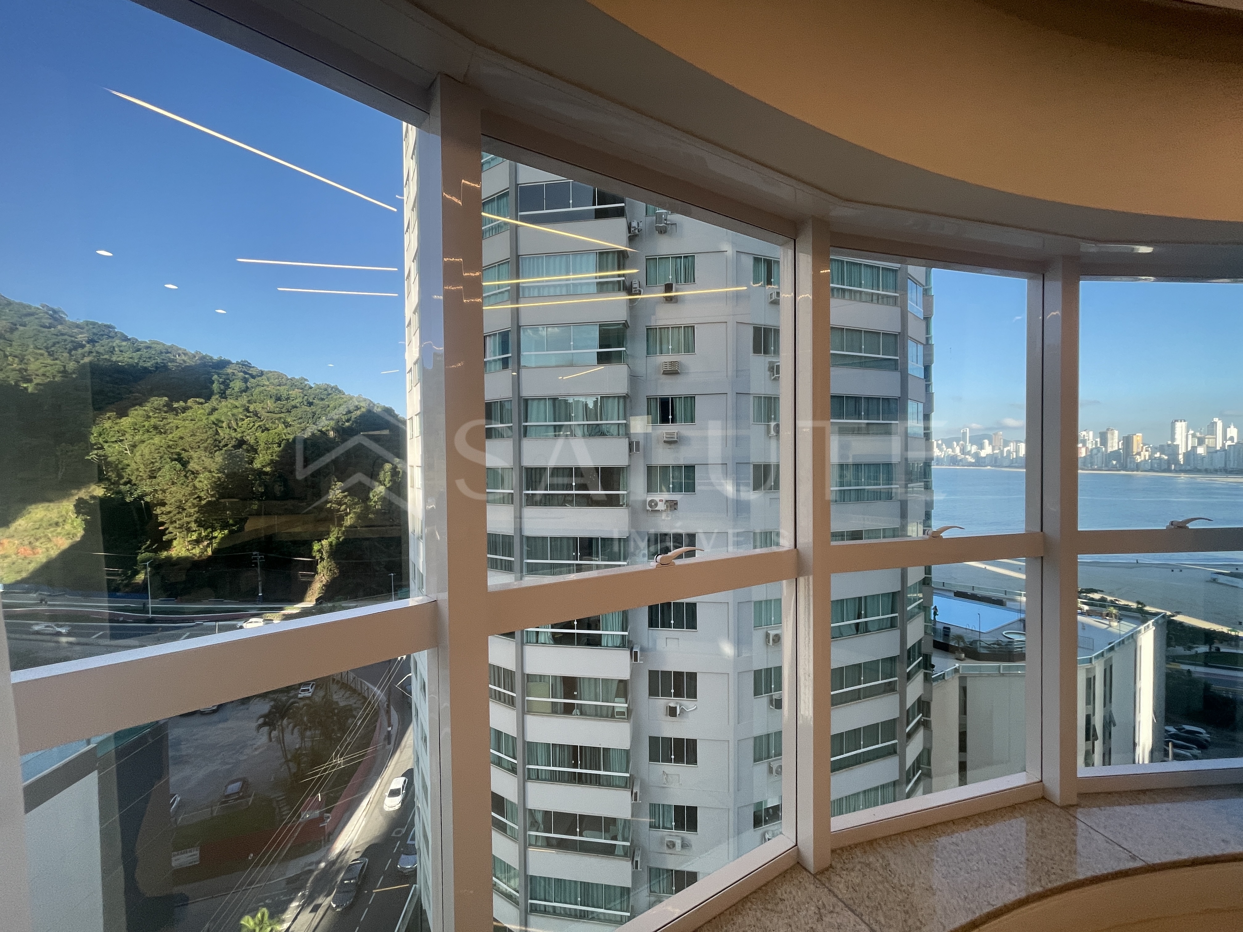 Apartamento à venda 4 dormitórios nos Pioneiros