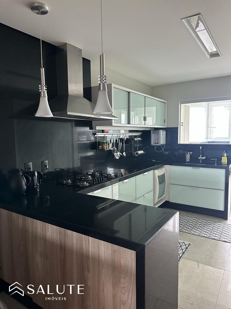 Apartamento aluguel anual com 4 suítes Barra Sul