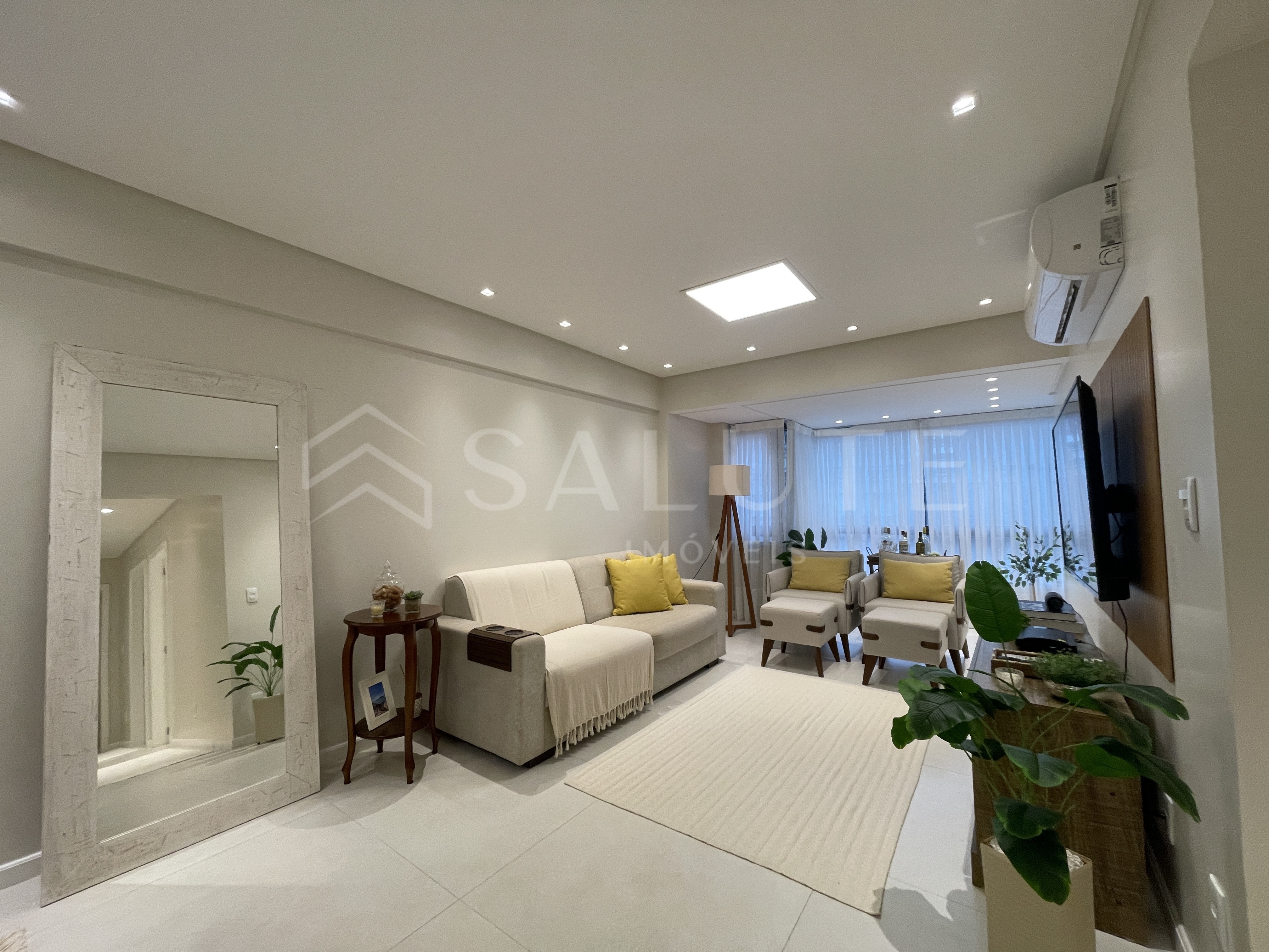 Apartamento aluguel anual 3 dormitórios na Barra Sul