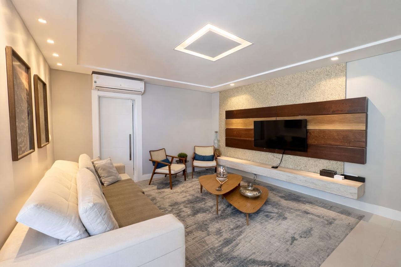 Apartamento à venda 4 suítes no Centro