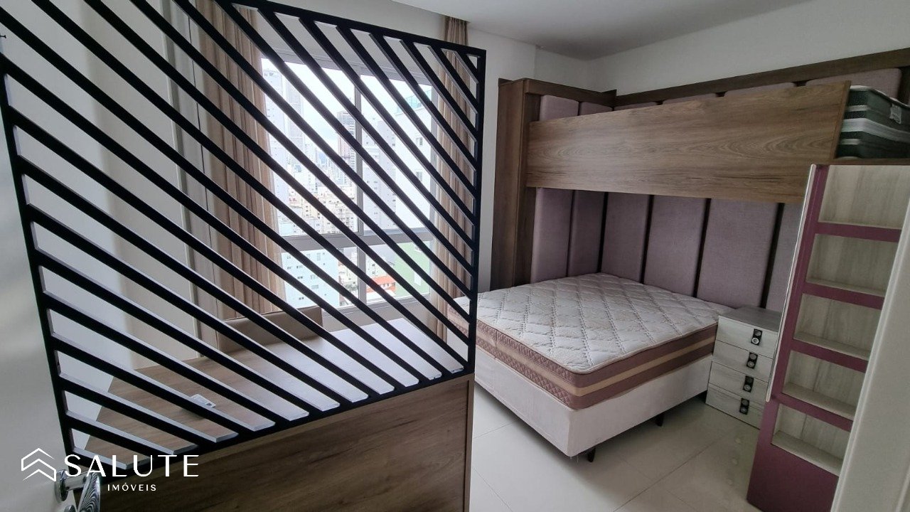 Apartamento à venda com 3 suítes na Barra Sul