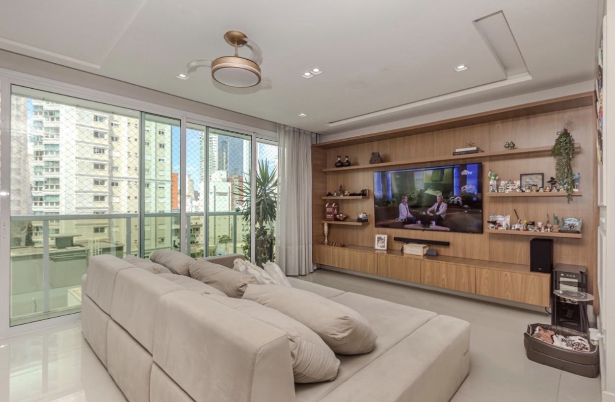 Apartamento à venda 4 dormitórios na Barra Sul
