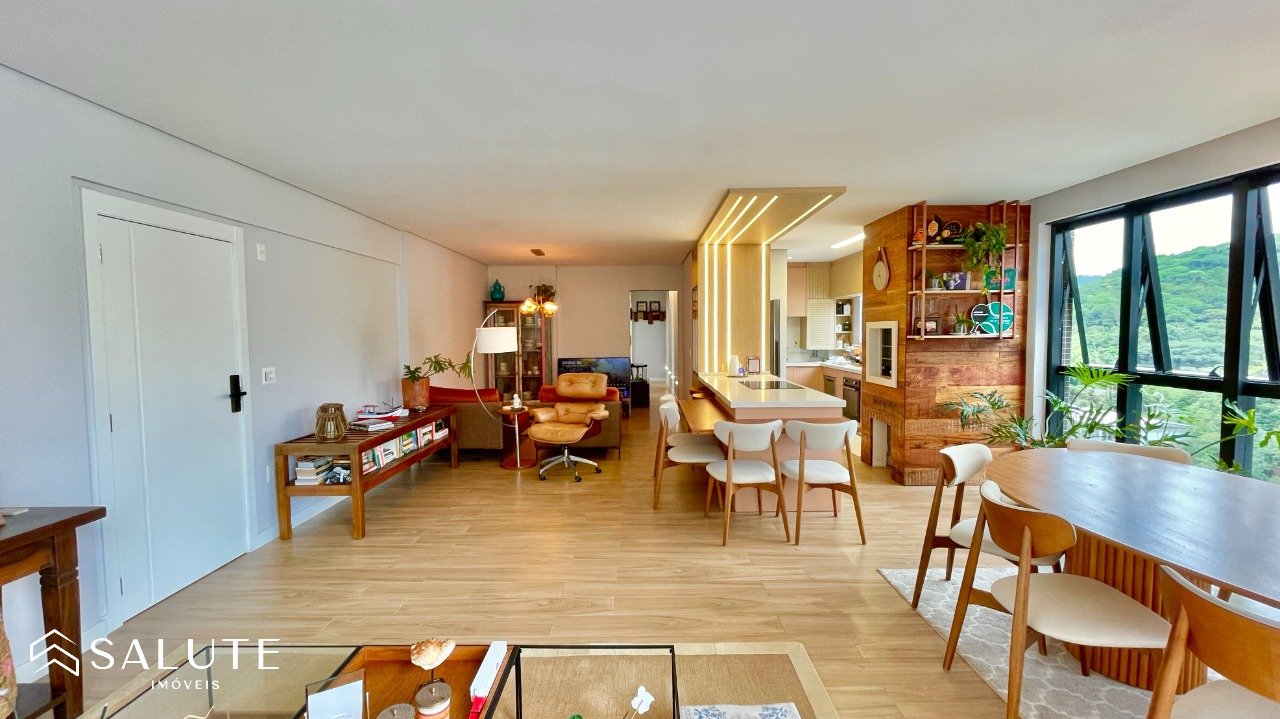 Apartamento aluguel anual 3 suítes em Pioneiros