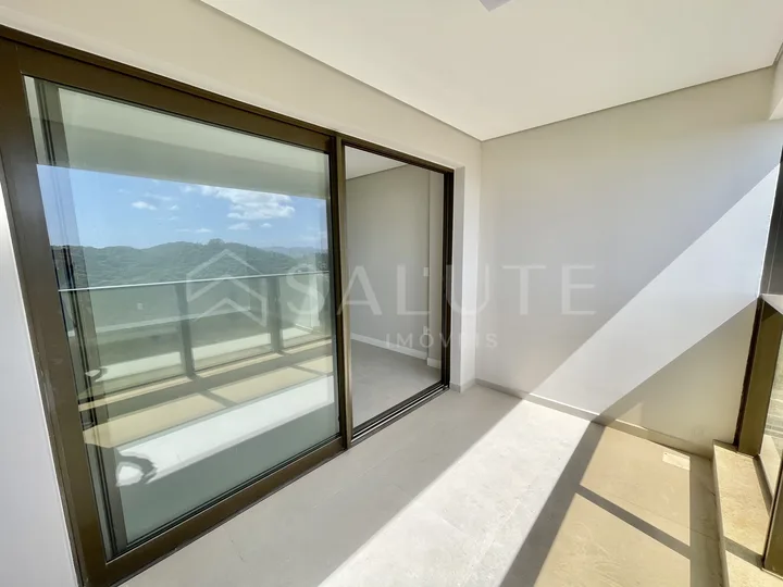 Apartamento à venda 3 dormitórios, 1 suíte na Praia Brava