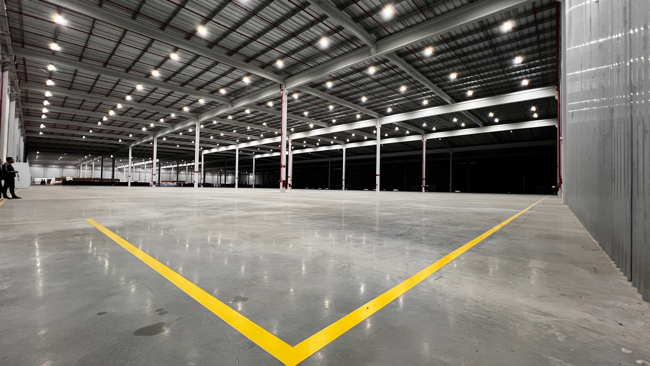 Galpão para aluguel anual 1500 m² em São Roque