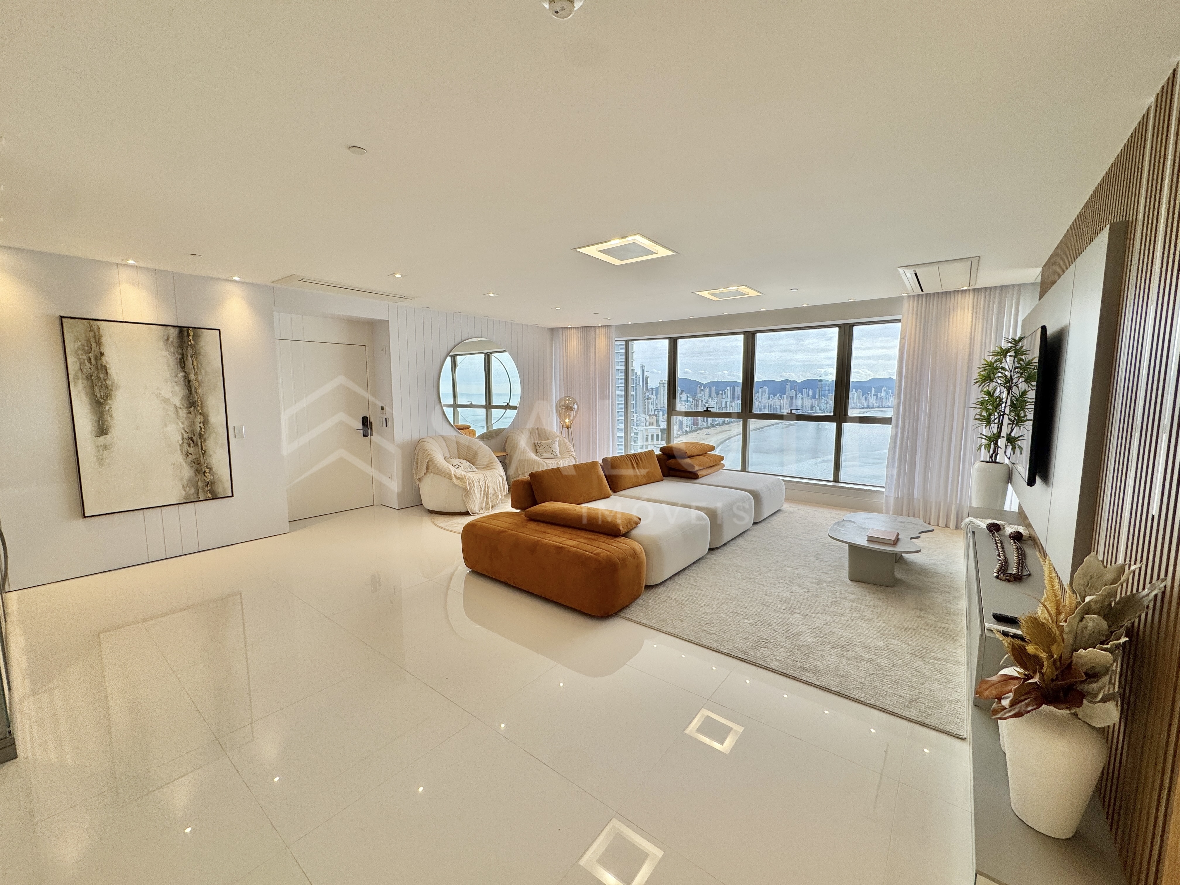 Apartamento à venda 4 suítes na Barra Sul