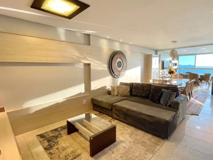 Apartamento aluguel anual com 3 suítes Barra Sul