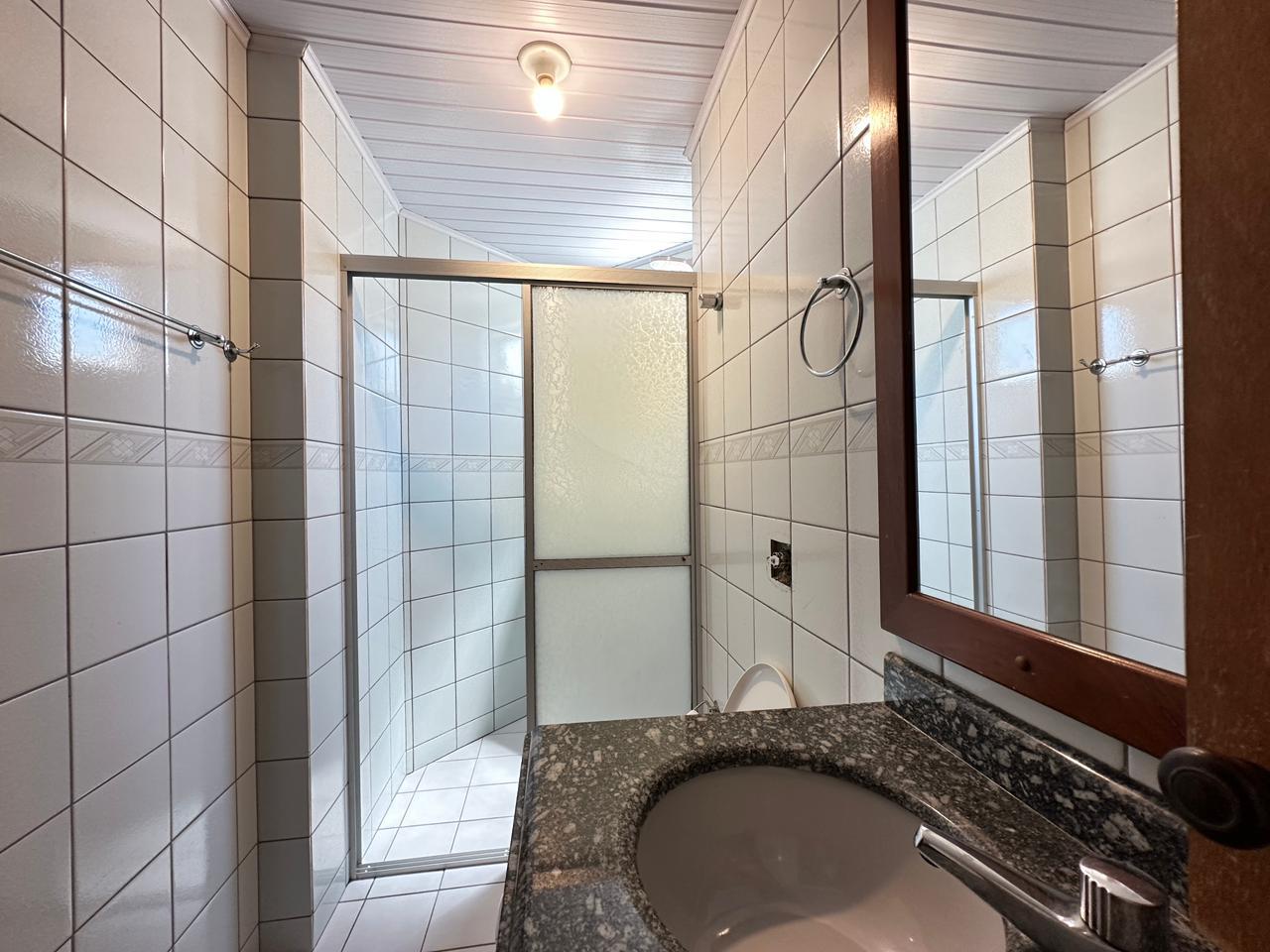 Apartamento aluguel anual 2 dormitórios na Barra norte