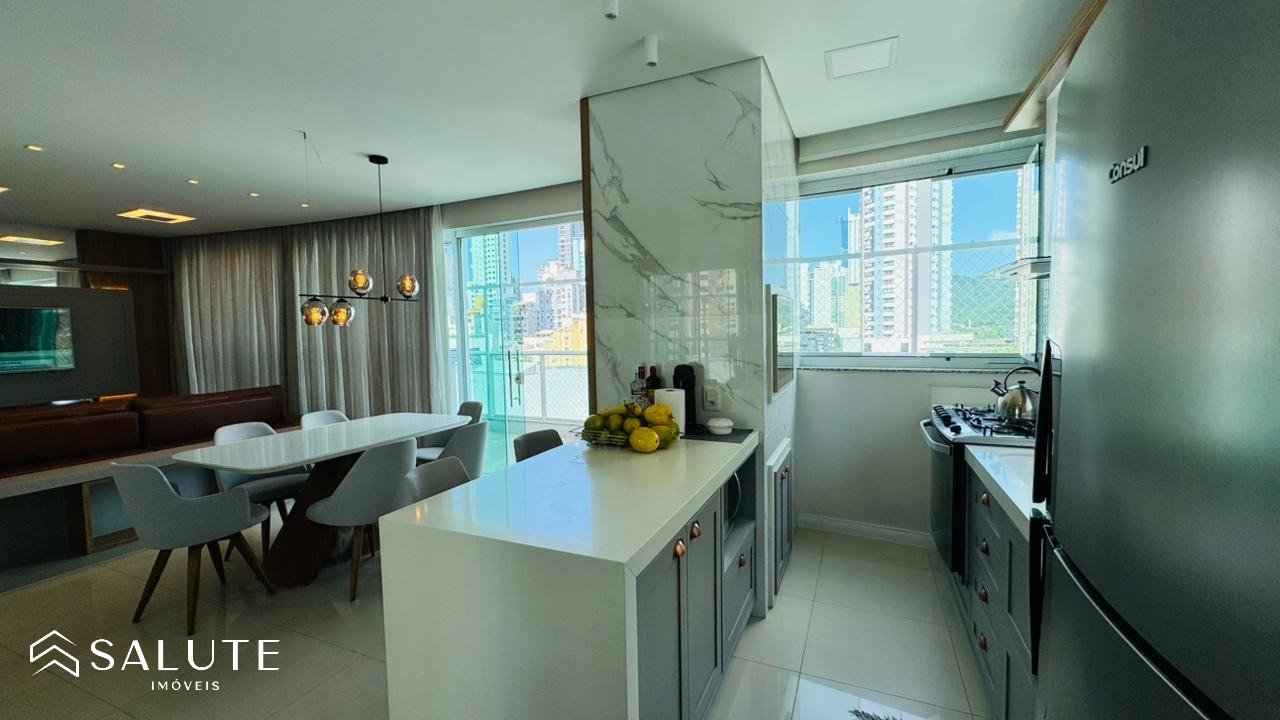 Apartamento à Venda 3 suítes no Centro