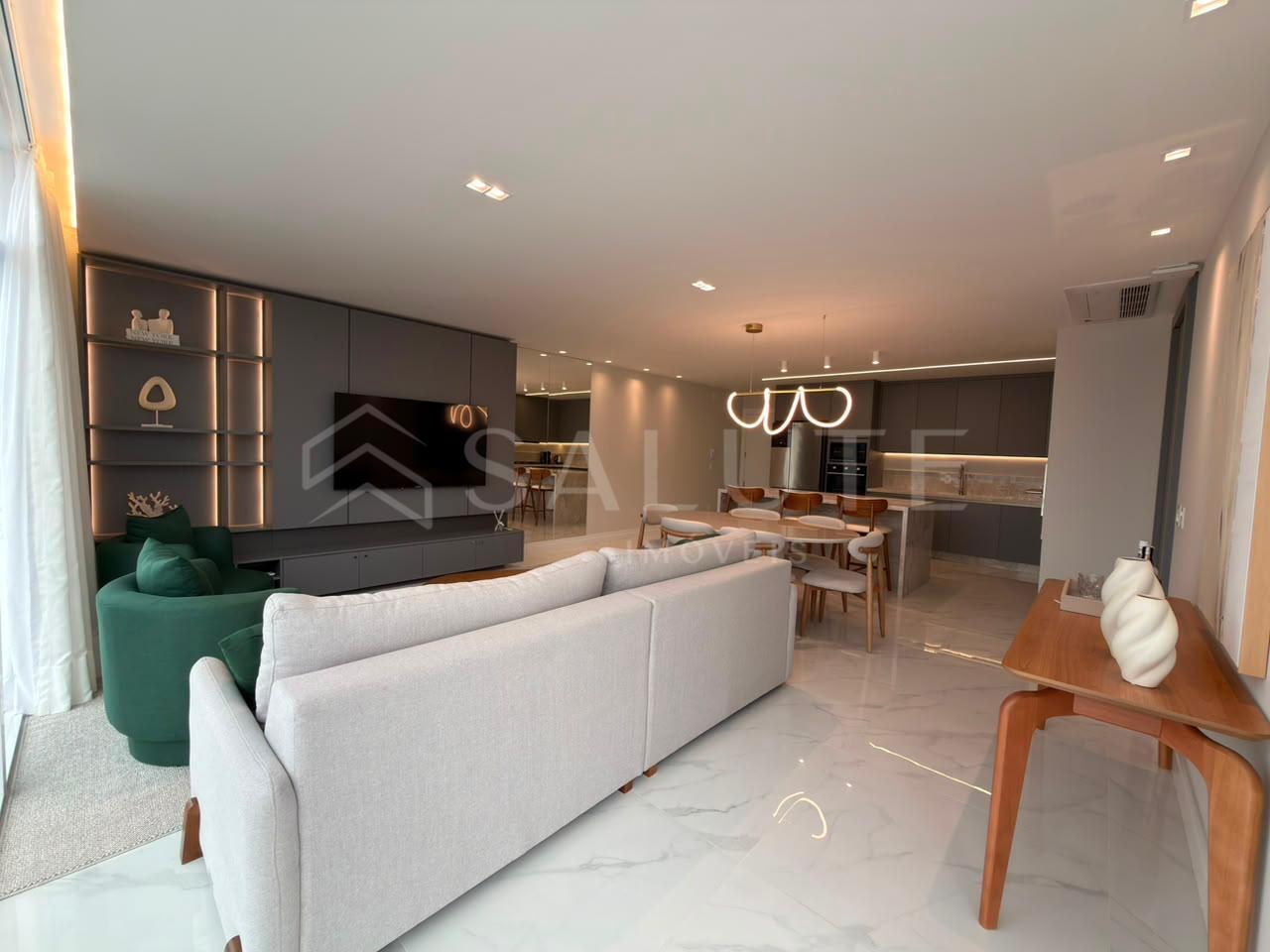 Apartamento à venda com 3 suítes no Centro