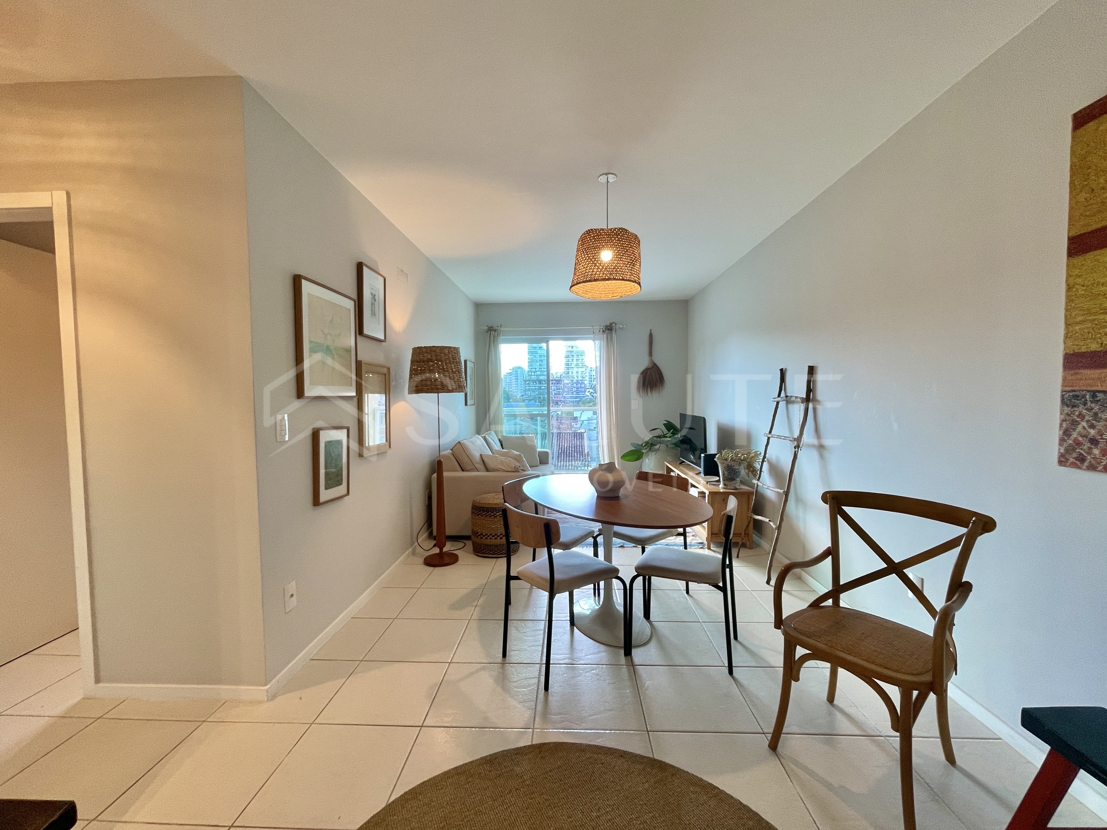 Apartamento locação anual 1 dormitório Praia Brava