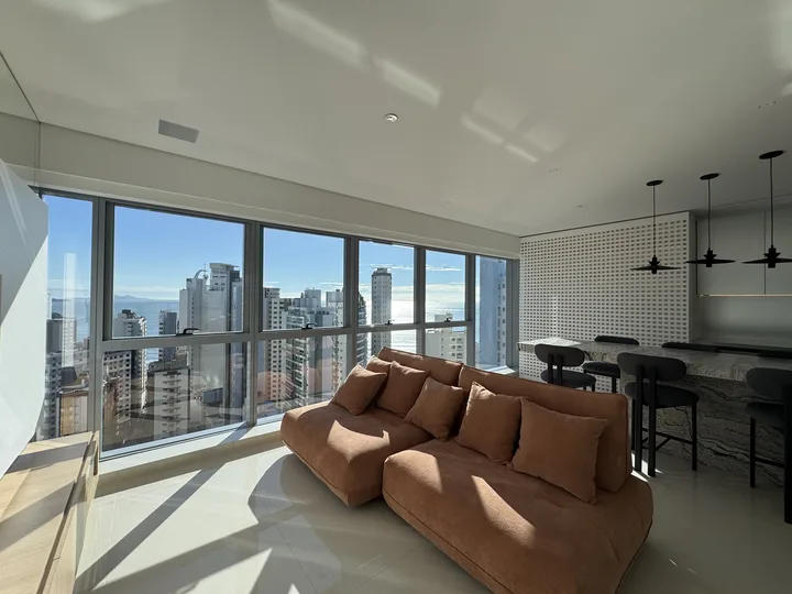 Apartamento à venda 4 suítes na Barra Sul