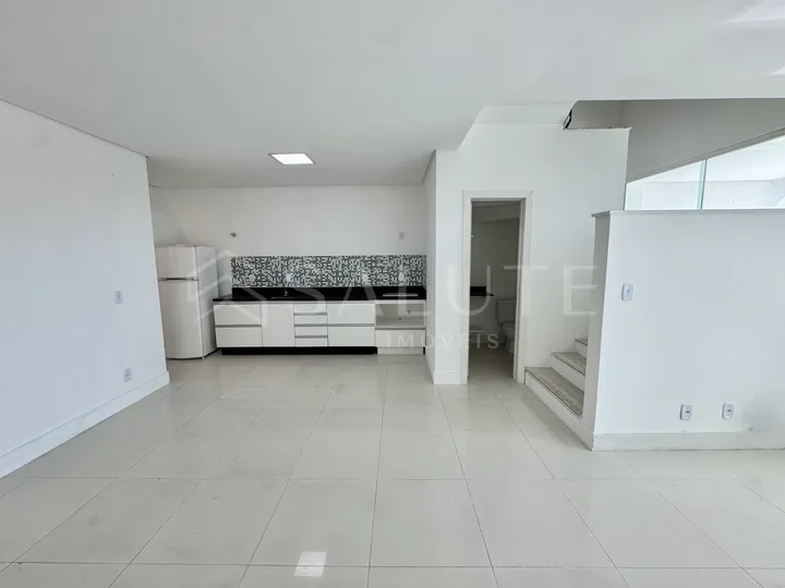 Sobrado aluguel anual 3 dormitórios, 1 suíte na Praia dos Amores