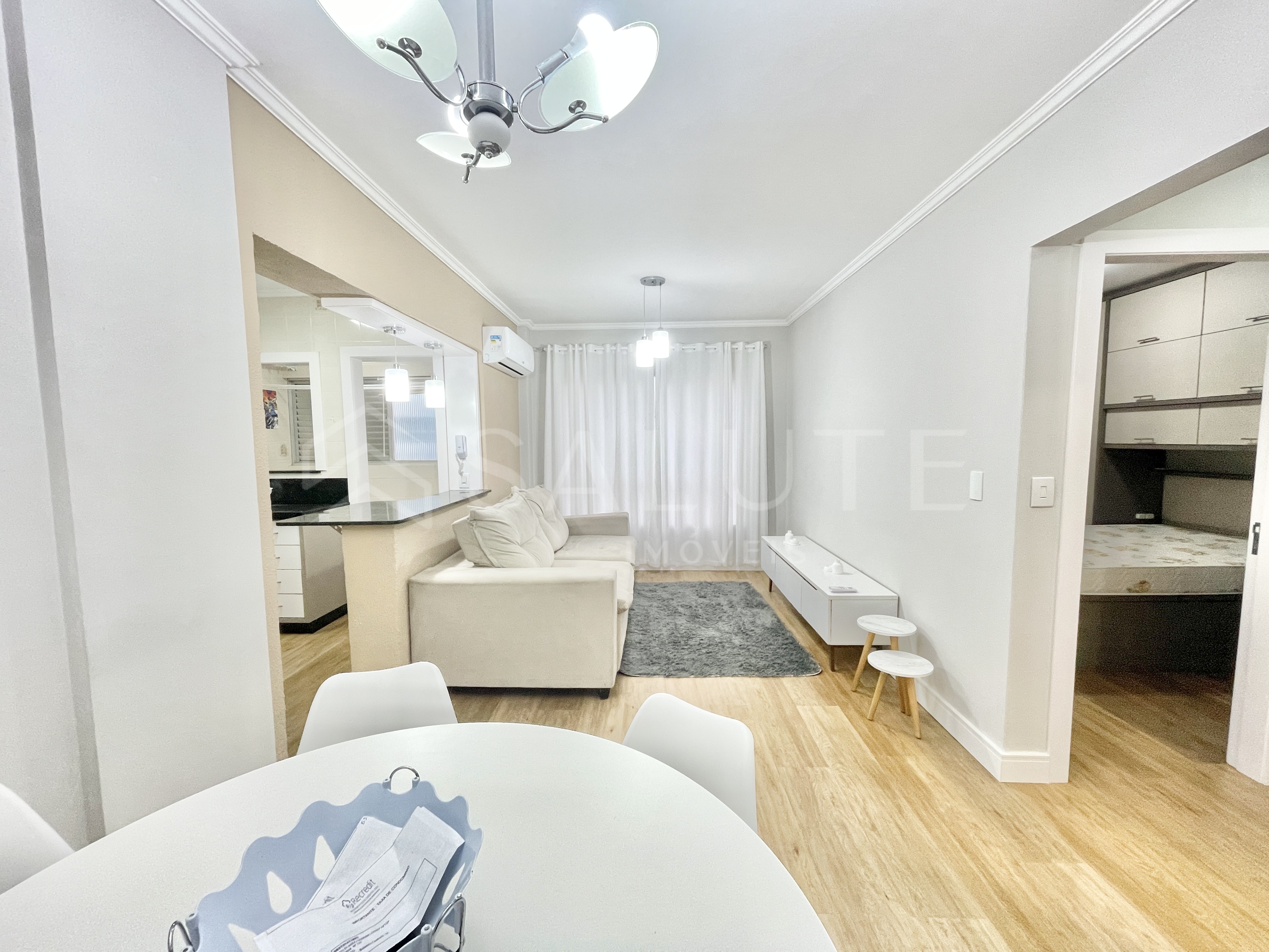 Apartamento à venda 02 Dormitórios Barra Sul.