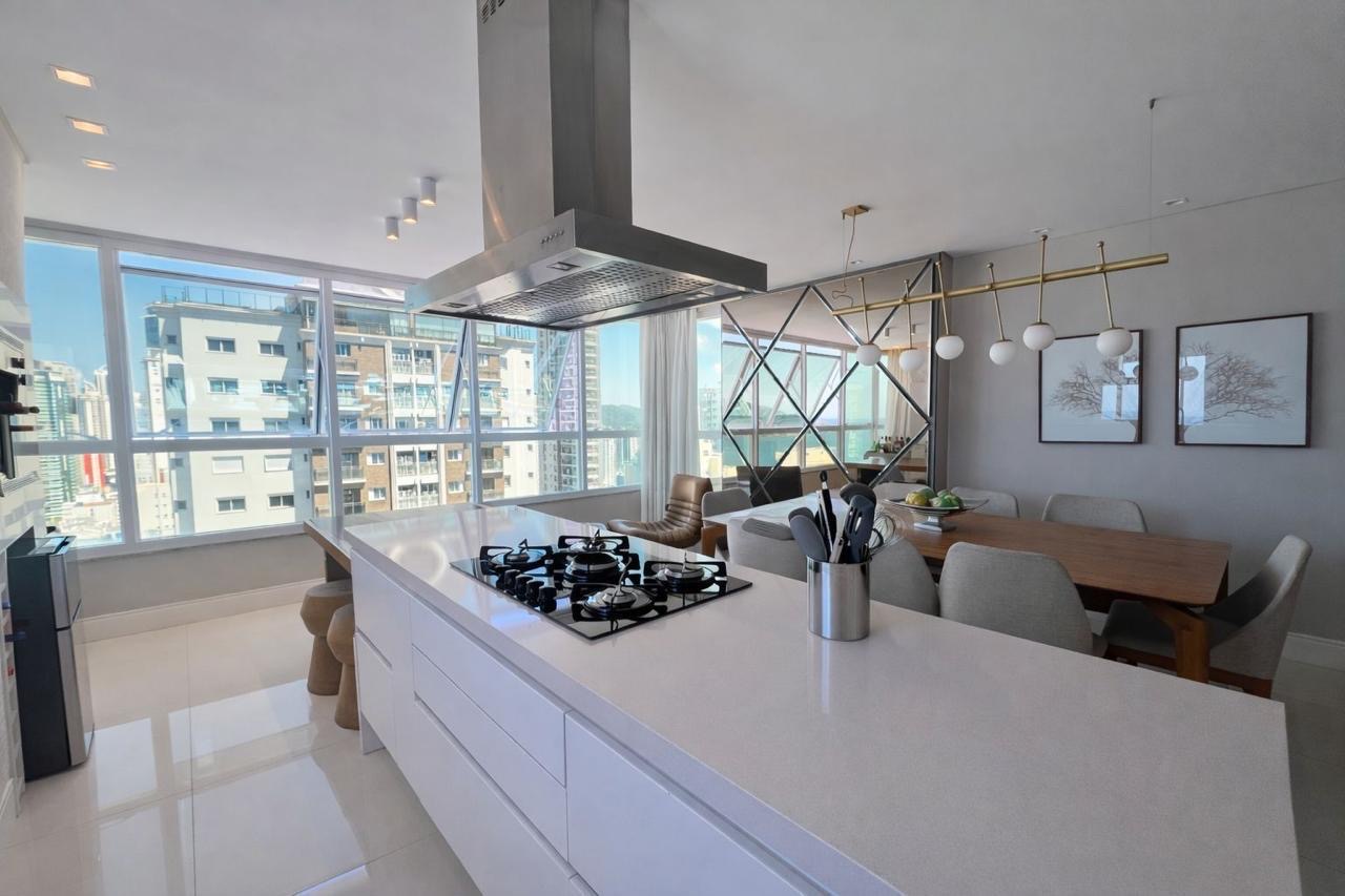 Apartamento à venda 4 suítes no Centro