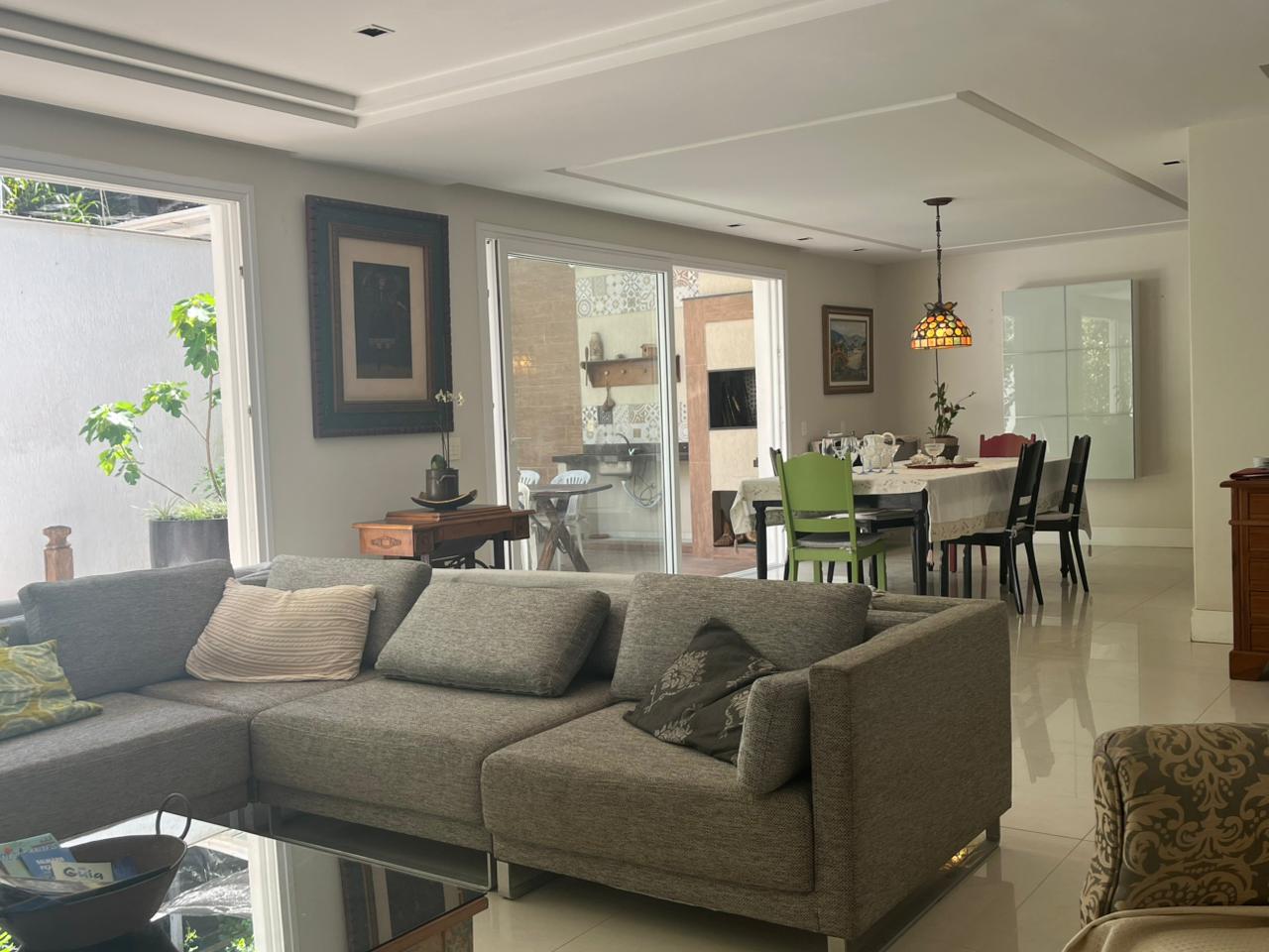 Casa à venda 6 dormitórios na Praia dos Amores