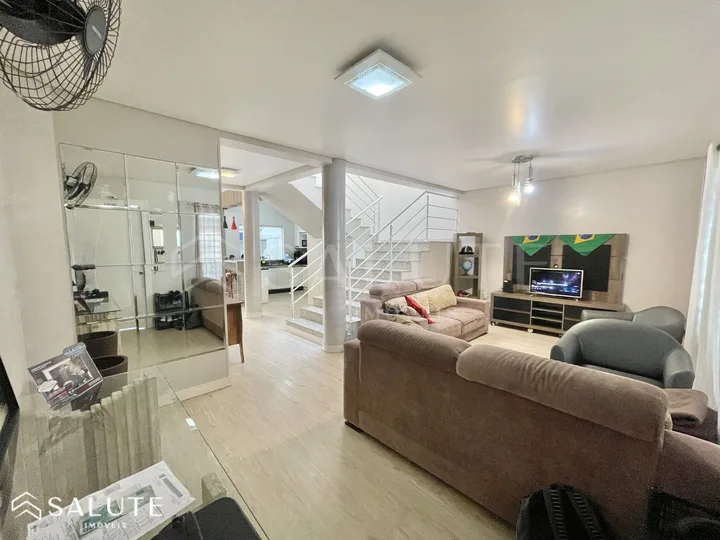 Casa à venda 3 dormitórios, 1 suíte no Centro