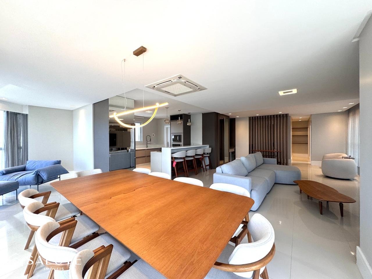 Apartamento aluguel anual 4 suítes frente mar