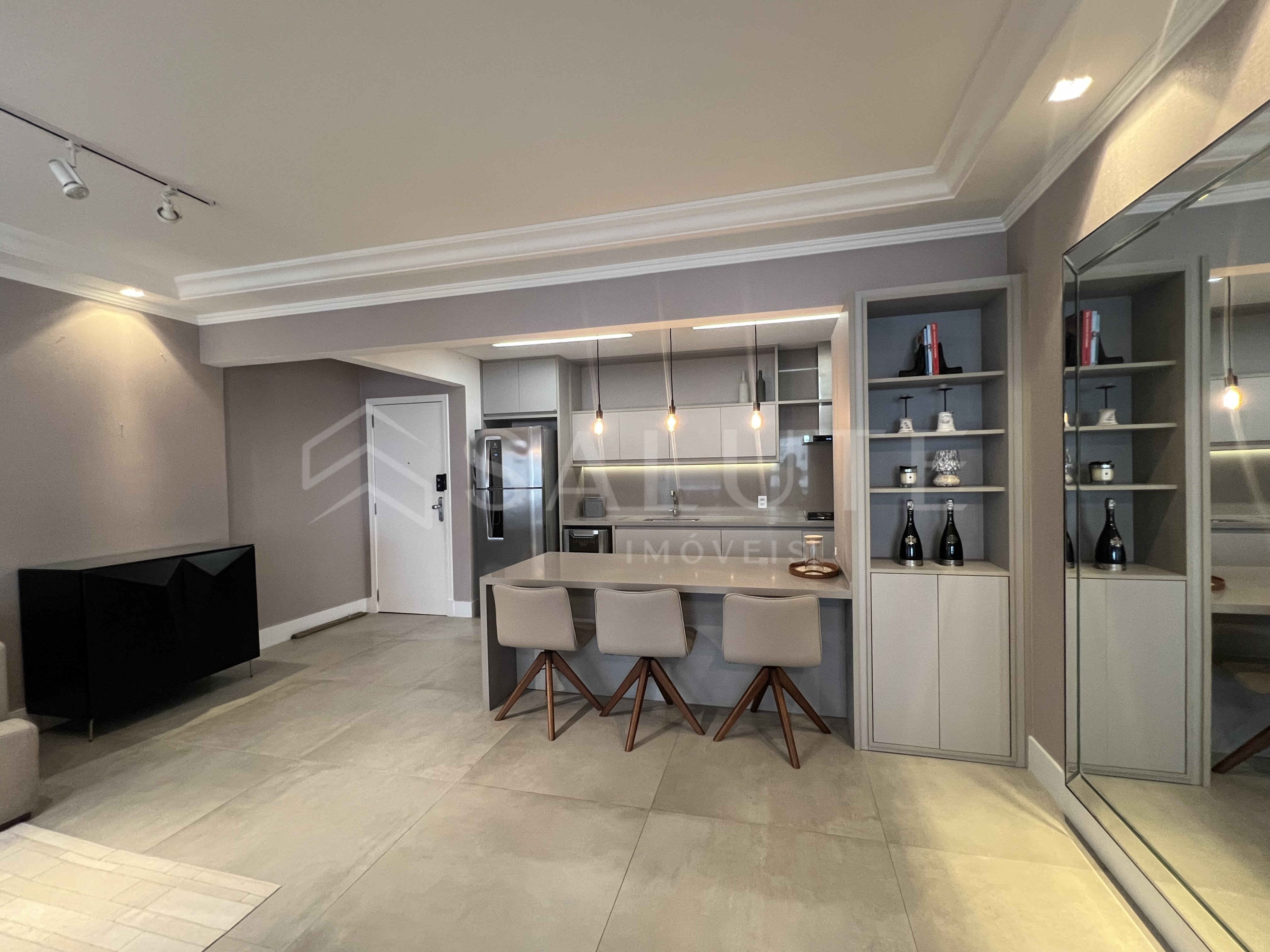 Apartamento aluguel 2 suítes no Centro